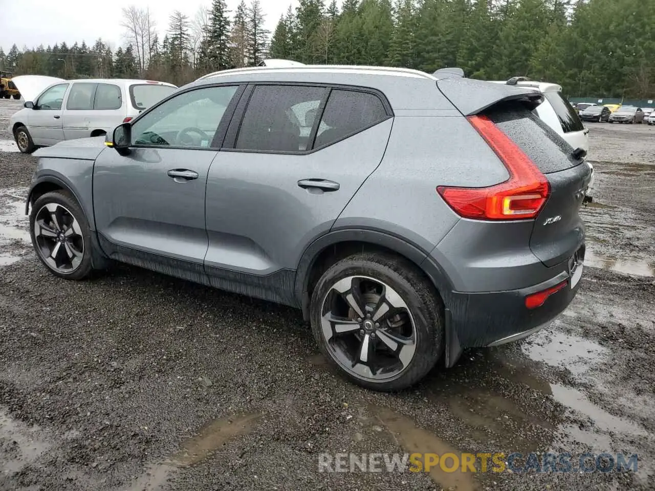2 fotografías del automóvil dañado YV4162UK8K2123317 VOLVO XC40 2019