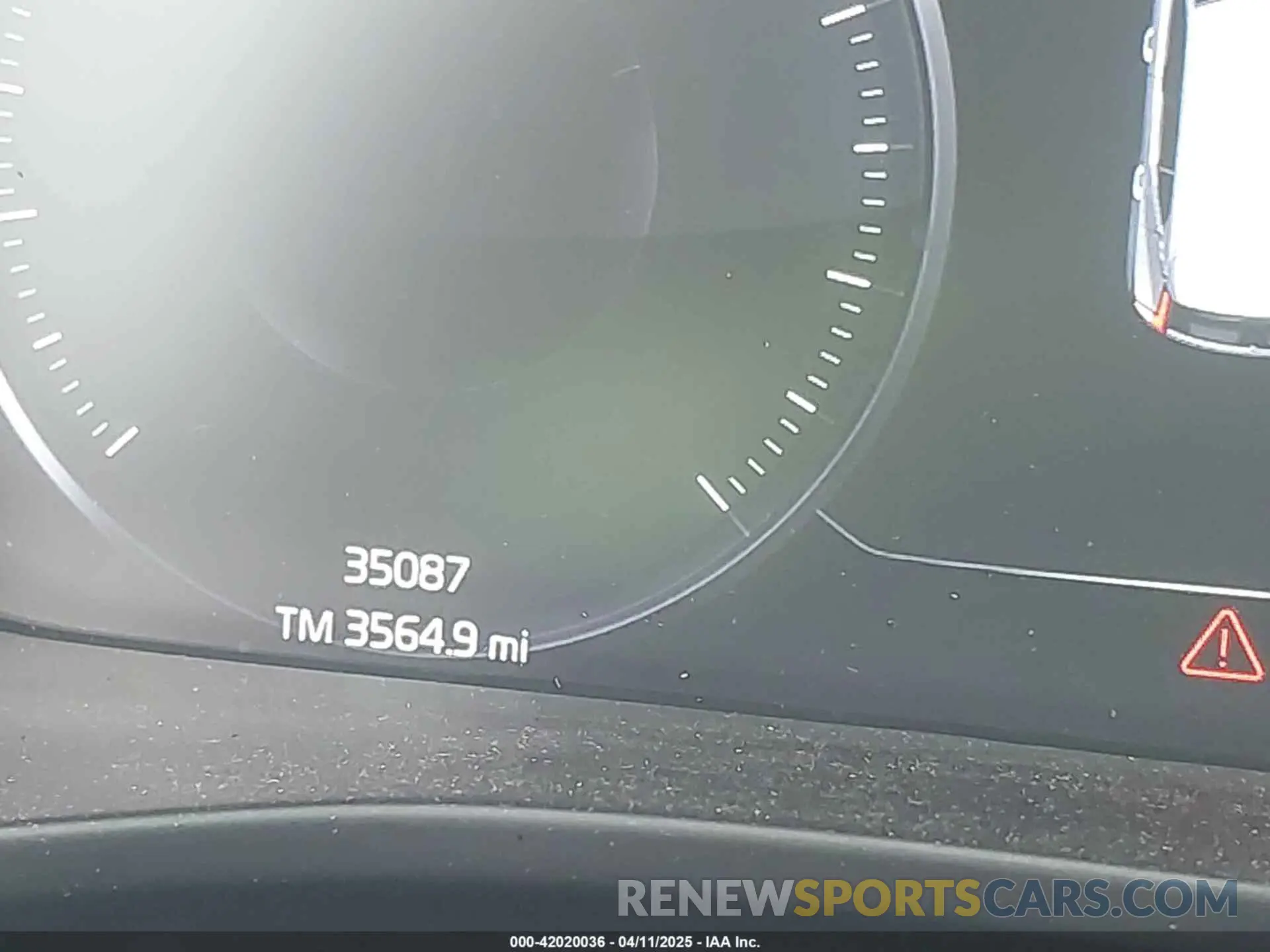 15 fotografías del automóvil dañado YV4162UL2K2077802 VOLVO XC40 2019