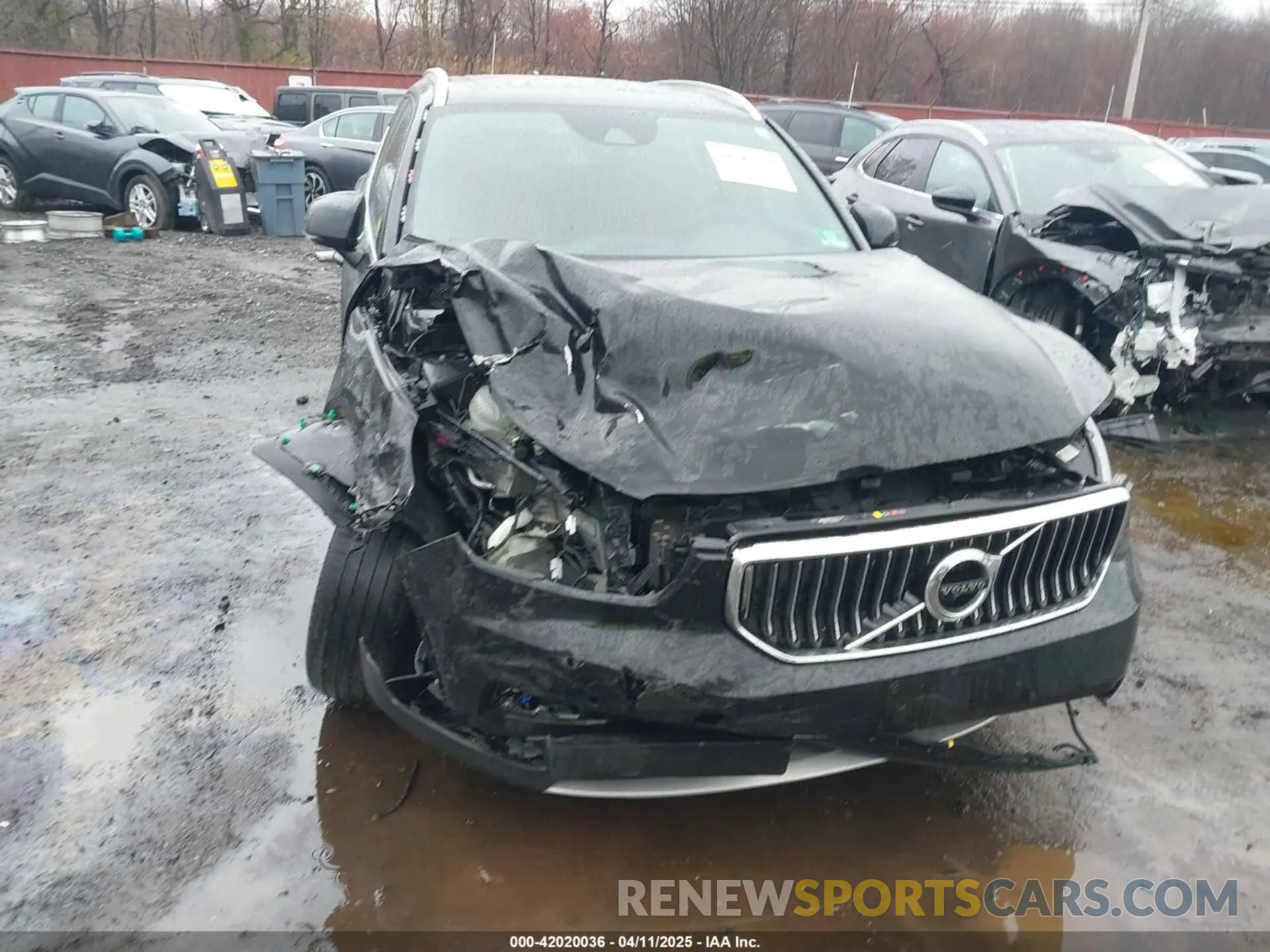 17 fotografías del automóvil dañado YV4162UL2K2077802 VOLVO XC40 2019