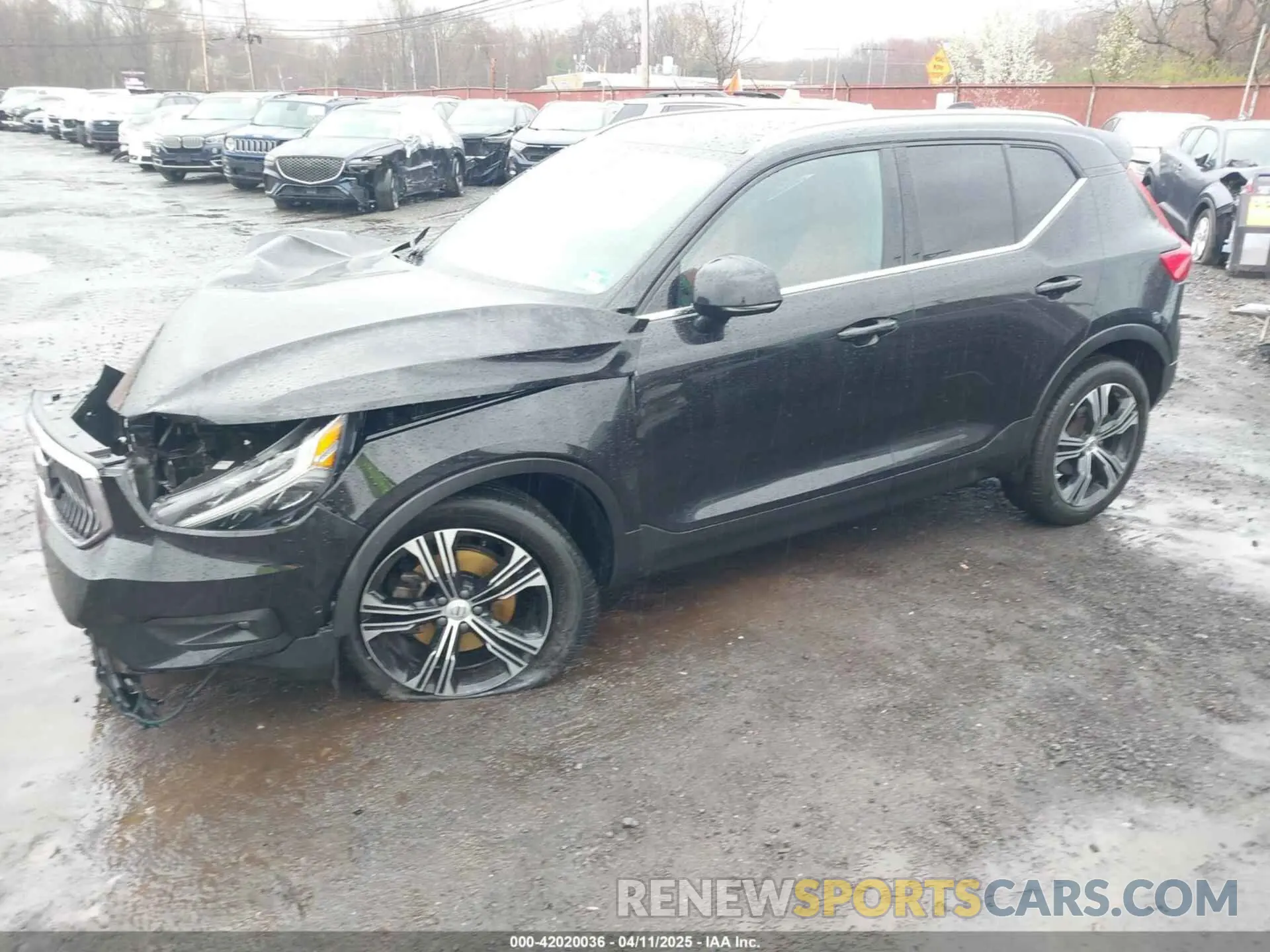 2 fotografías del automóvil dañado YV4162UL2K2077802 VOLVO XC40 2019