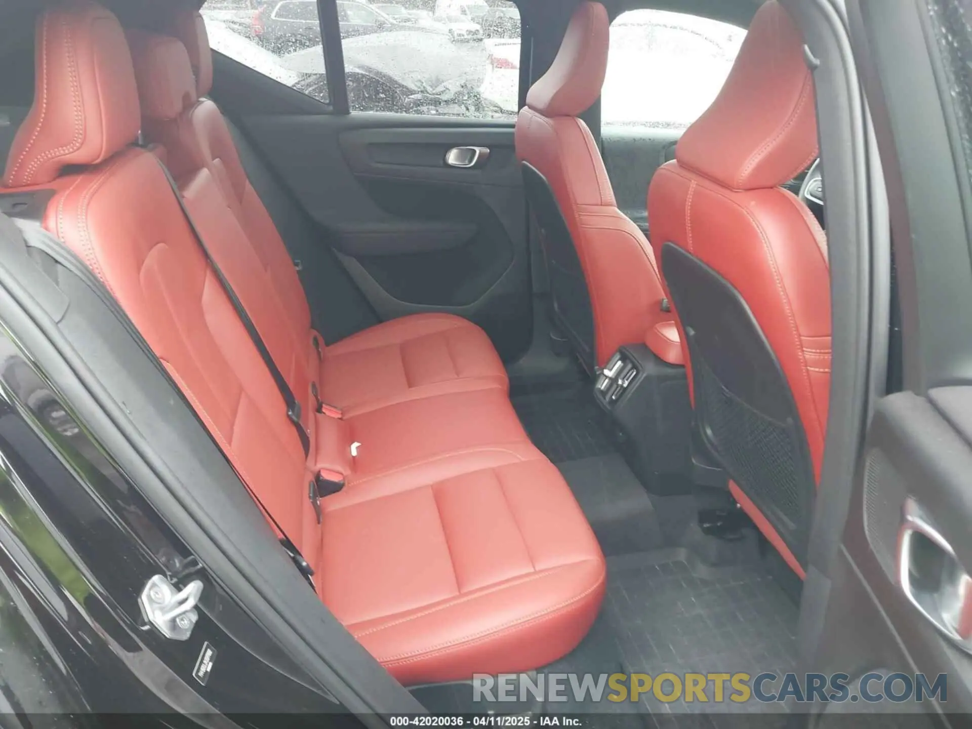 8 fotografías del automóvil dañado YV4162UL2K2077802 VOLVO XC40 2019