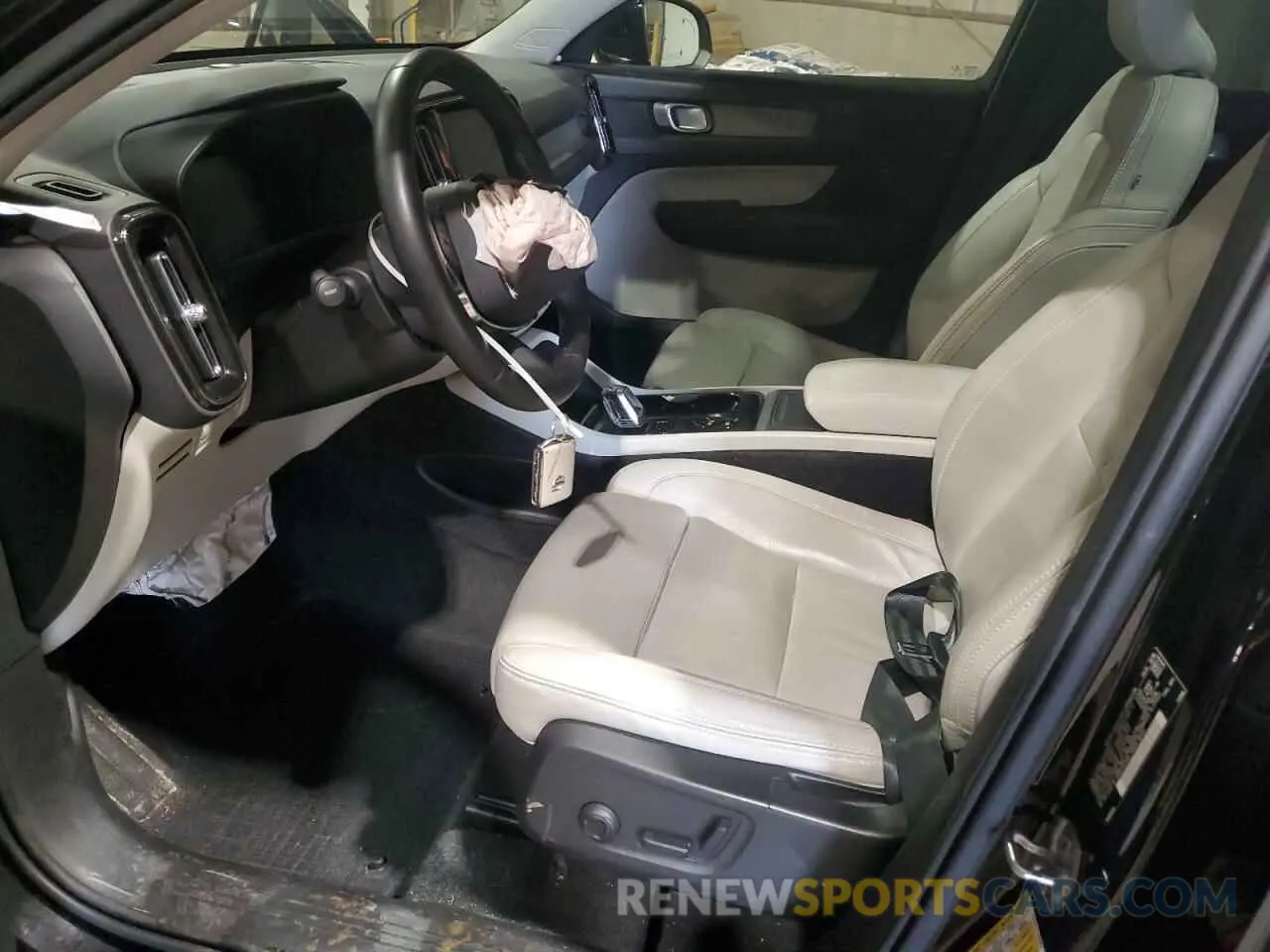 7 fotografías del automóvil dañado YV4162UL4K2110329 VOLVO XC40 2019
