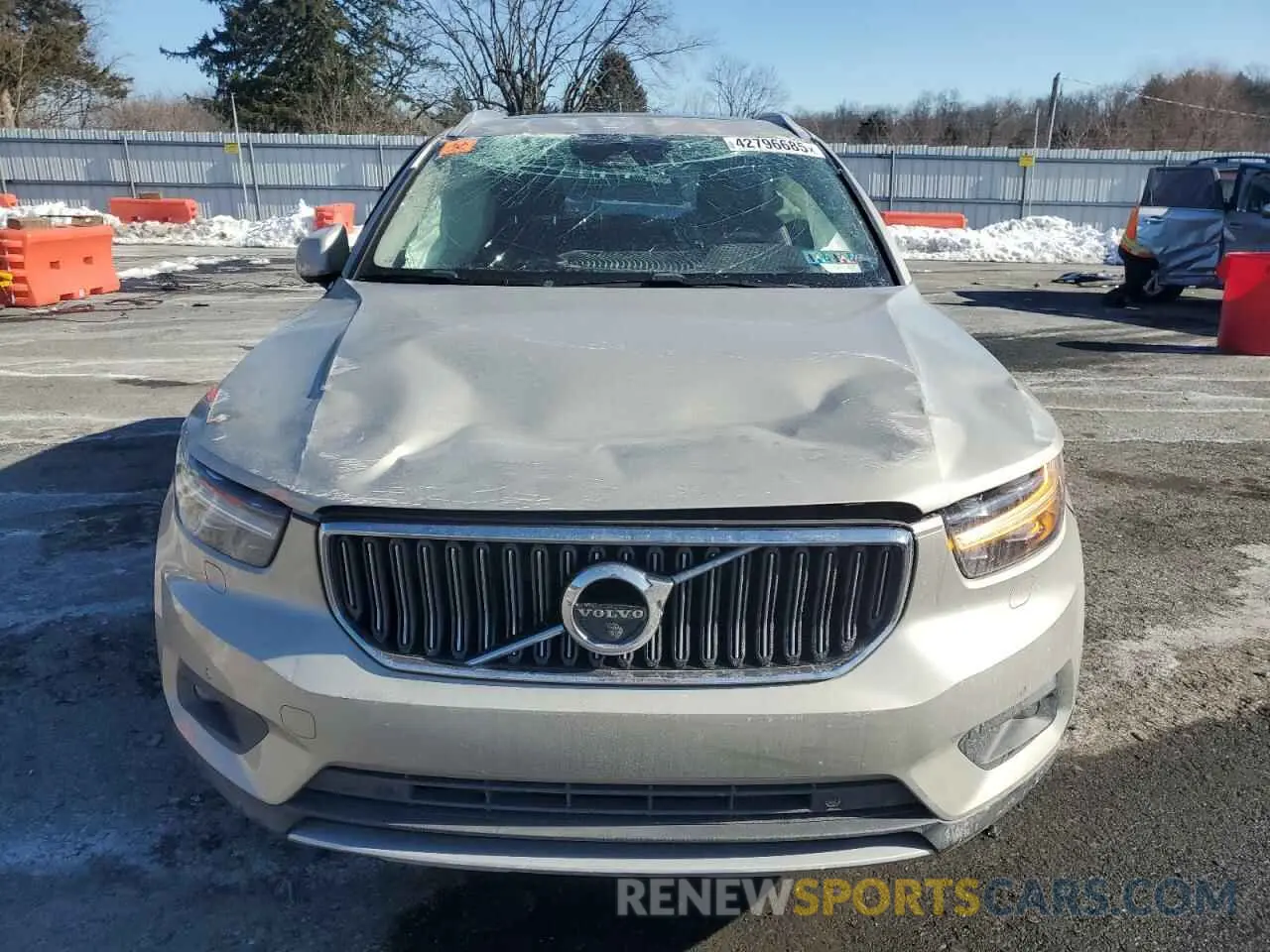 5 fotografías del automóvil dañado YV4162UL5K2056538 VOLVO XC40 2019