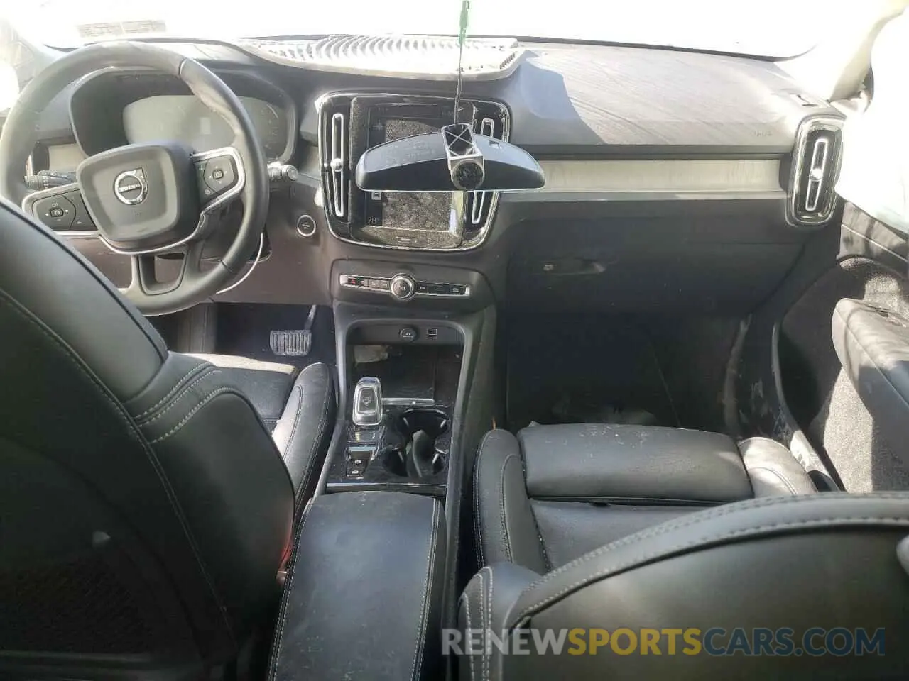 8 fotografías del automóvil dañado YV4162UL5K2056538 VOLVO XC40 2019