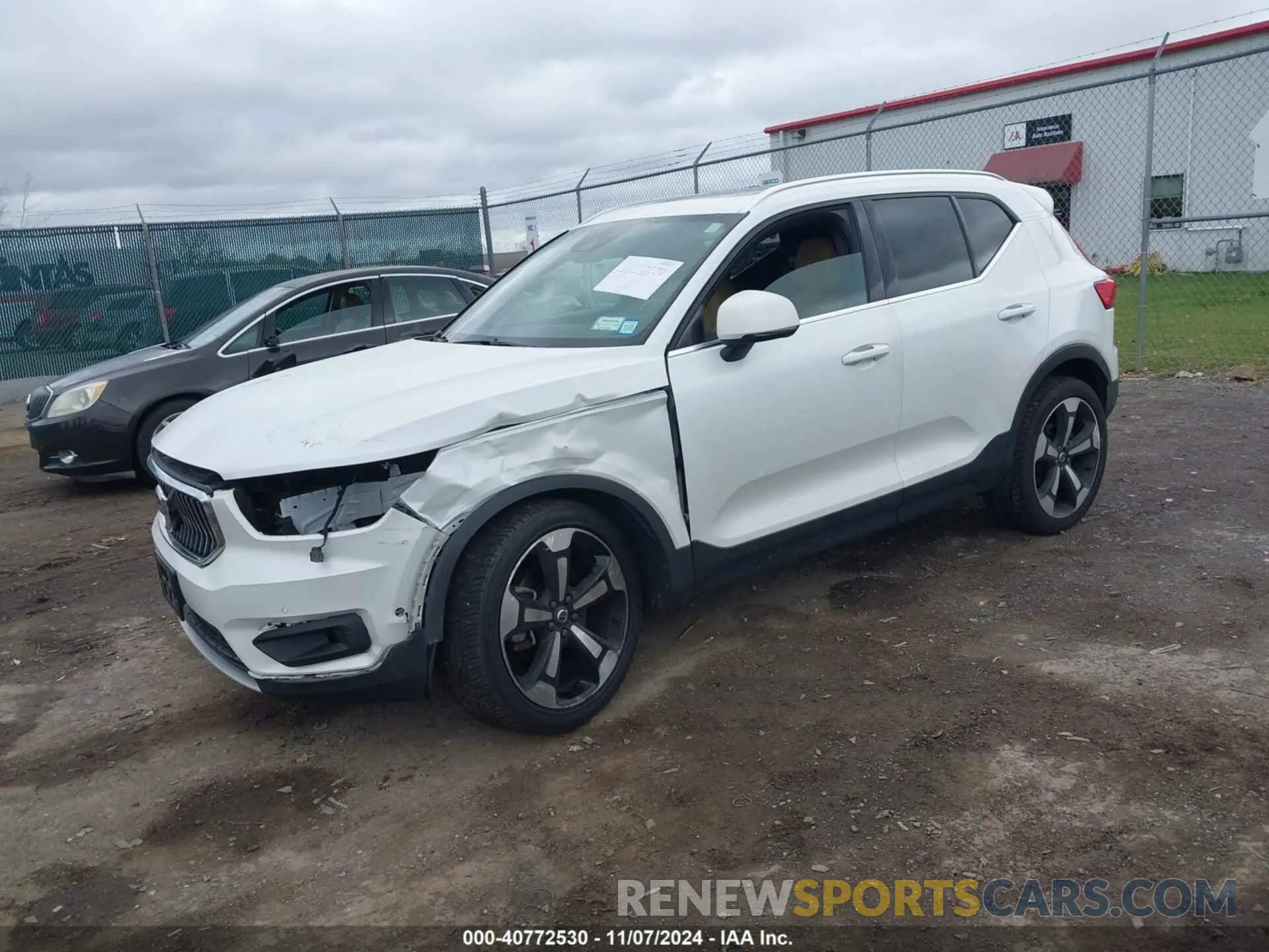 2 fotografías del automóvil dañado YV4162UL5K2074005 VOLVO XC40 2019