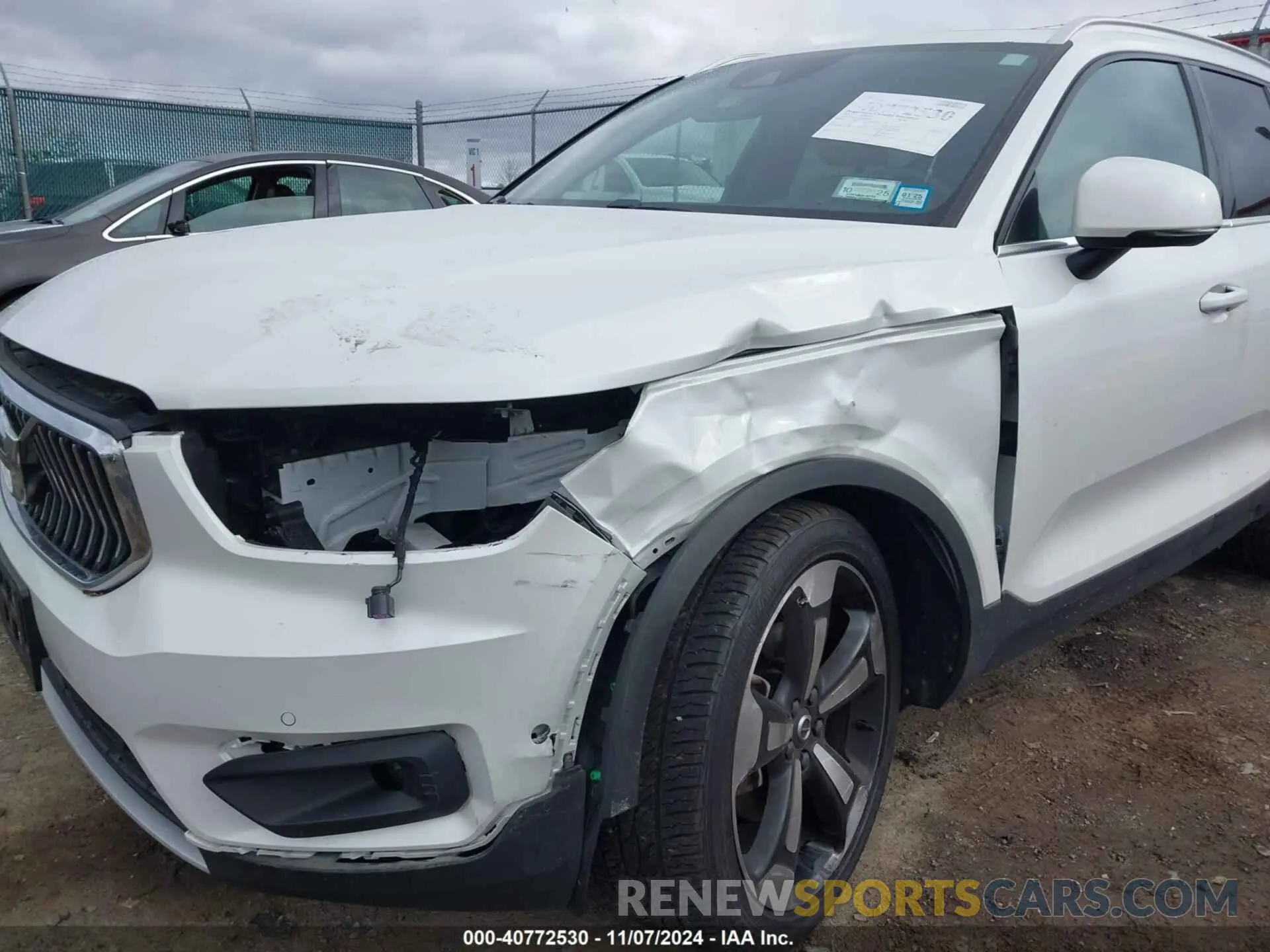 6 fotografías del automóvil dañado YV4162UL5K2074005 VOLVO XC40 2019