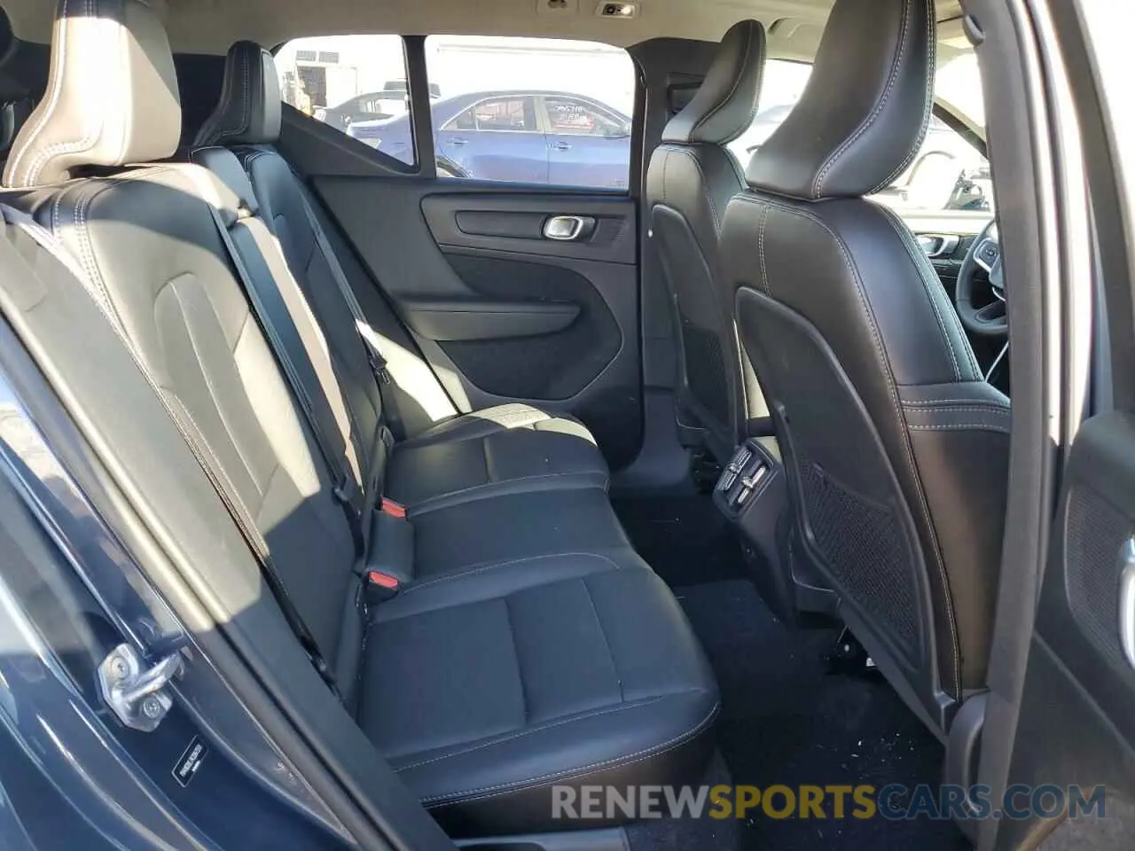 11 fotografías del automóvil dañado YV4162UL7K2047551 VOLVO XC40 2019