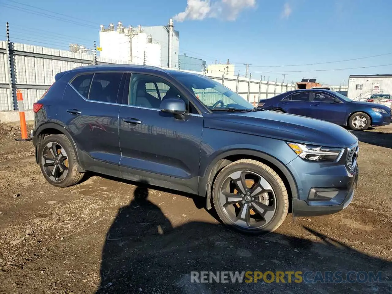 4 fotografías del automóvil dañado YV4162UL7K2047551 VOLVO XC40 2019