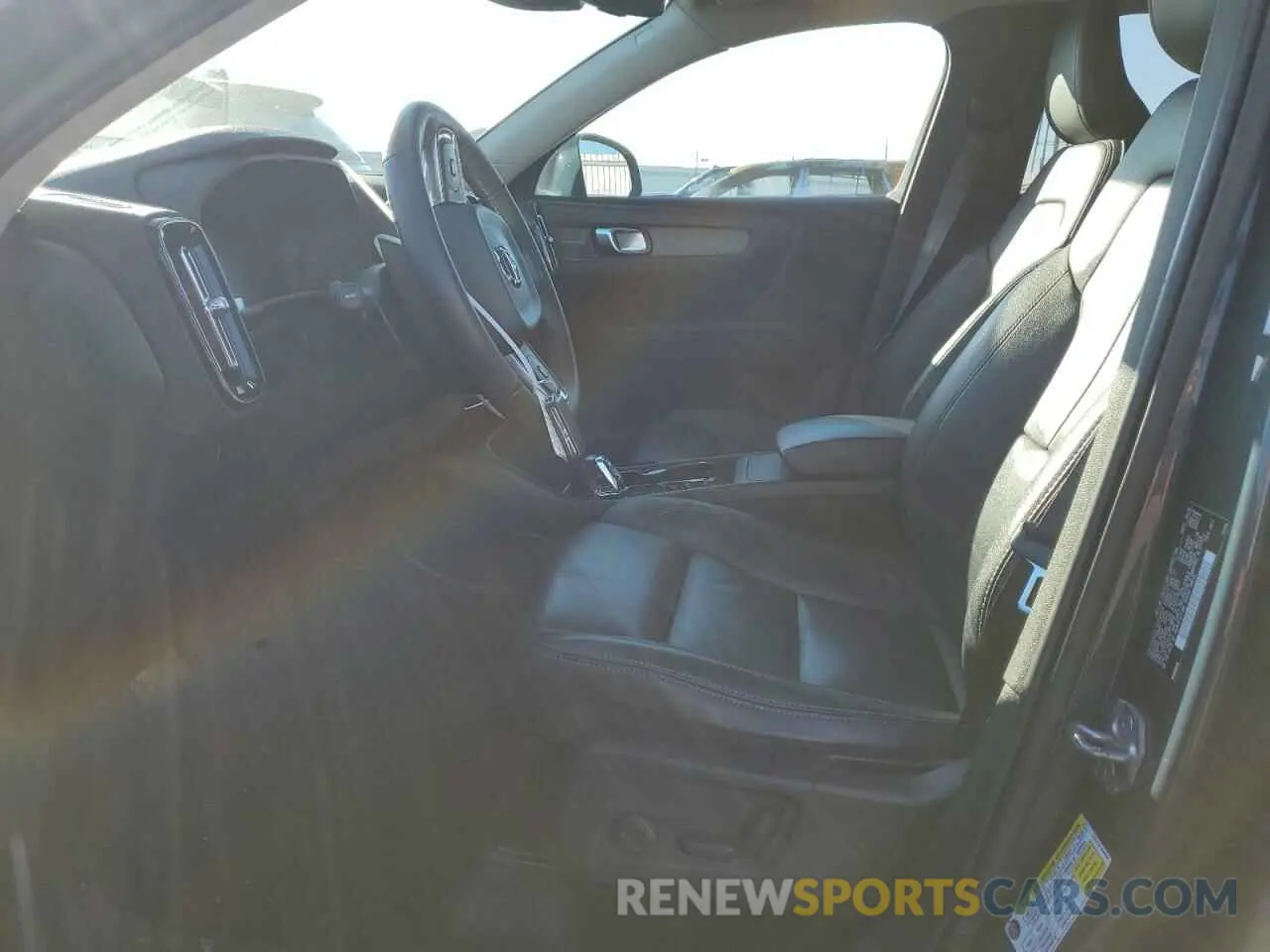7 fotografías del automóvil dañado YV4162UL7K2047551 VOLVO XC40 2019