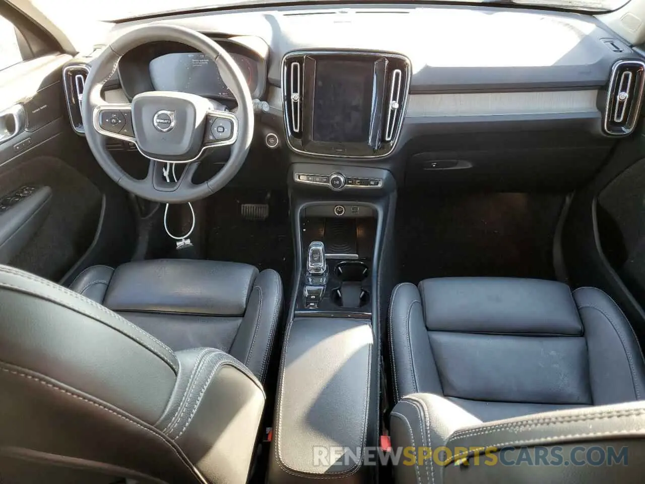 8 fotografías del automóvil dañado YV4162UL7K2047551 VOLVO XC40 2019