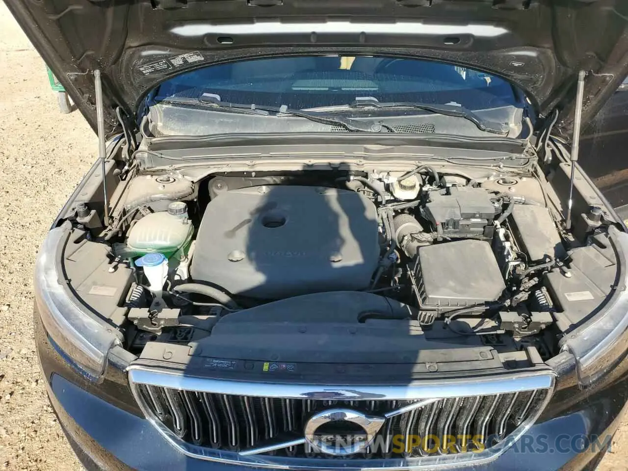 12 fotografías del automóvil dañado YV4162UL9K2111055 VOLVO XC40 2019