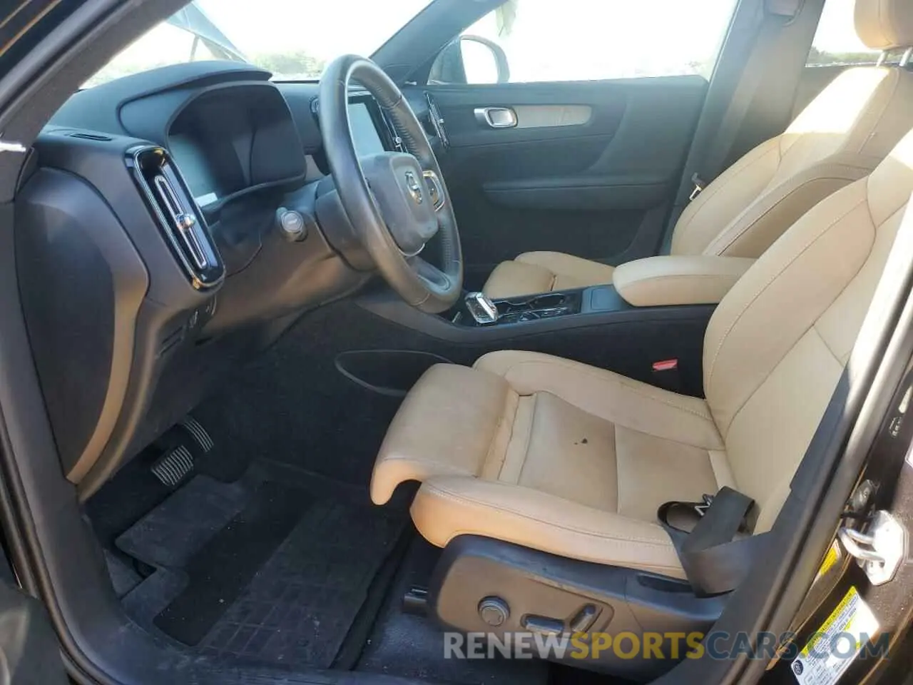 7 fotografías del automóvil dañado YV4162UL9K2111055 VOLVO XC40 2019