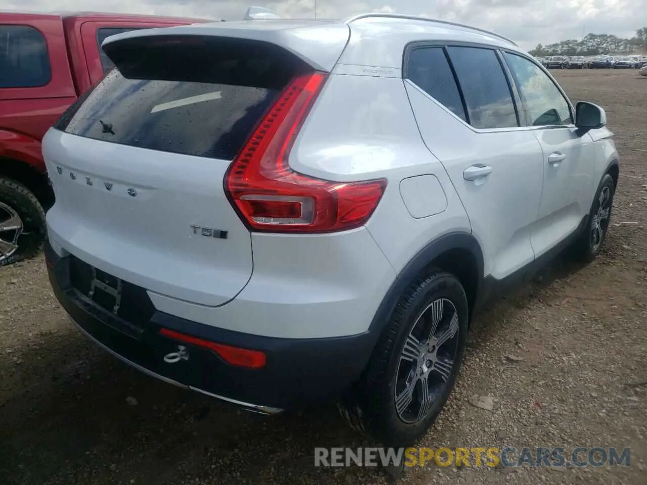 4 fotografías del automóvil dañado YV4162ULXK2092967 VOLVO XC40 2019