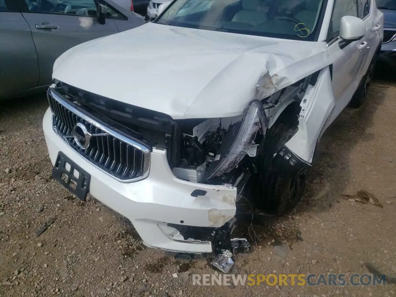 9 fotografías del automóvil dañado YV4162ULXK2092967 VOLVO XC40 2019