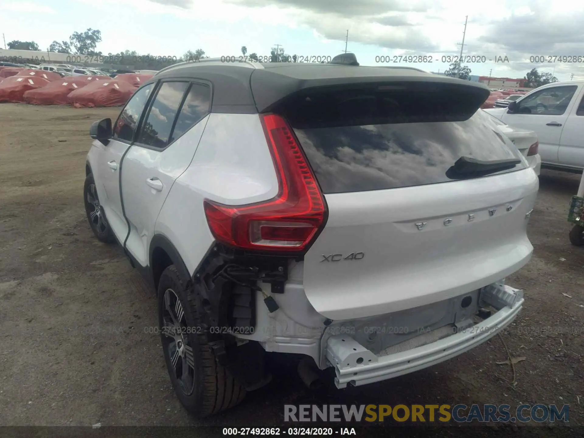 3 fotografías del automóvil dañado YV4162ULXK2152780 VOLVO XC40 2019