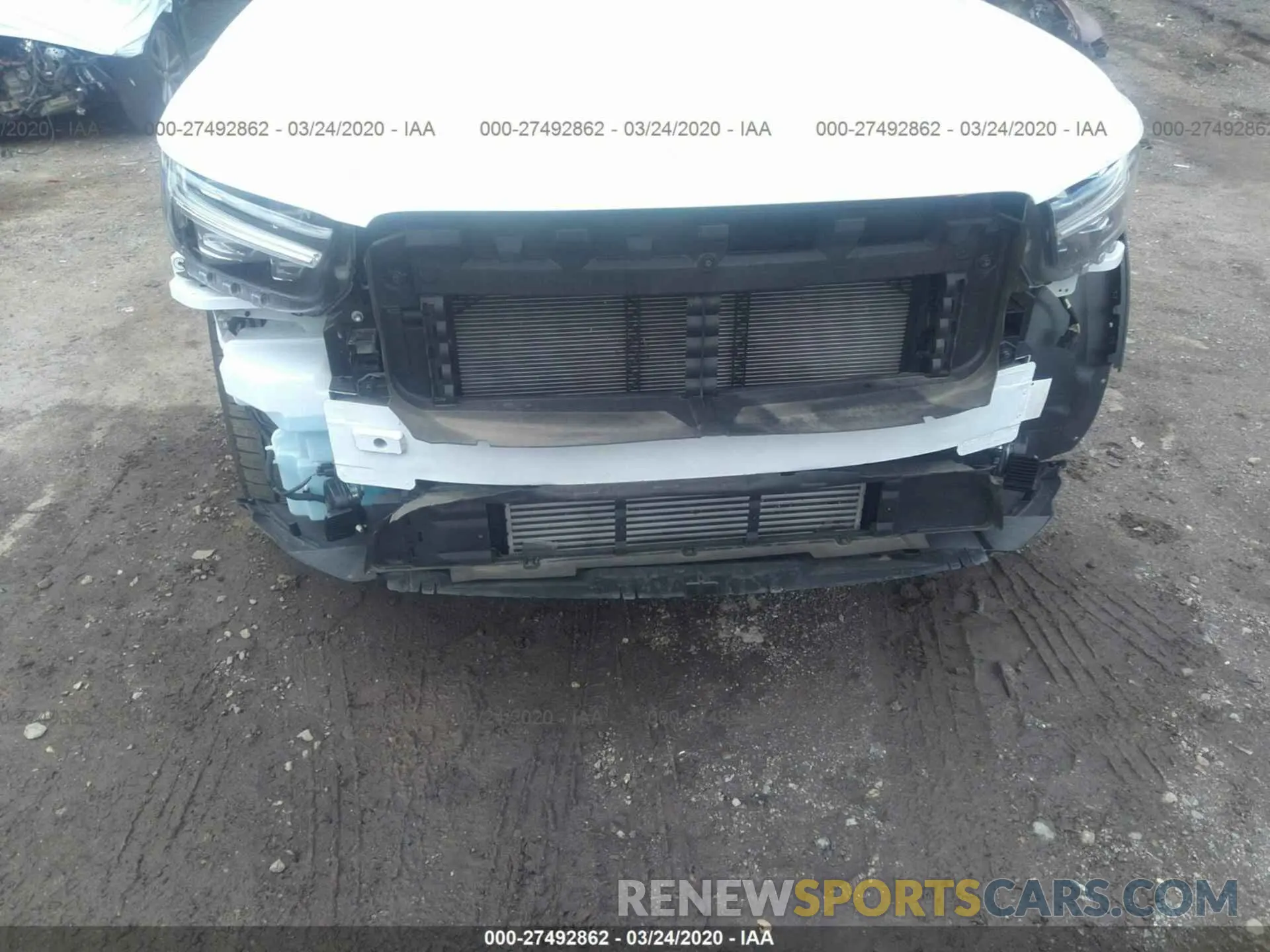 6 fotografías del automóvil dañado YV4162ULXK2152780 VOLVO XC40 2019