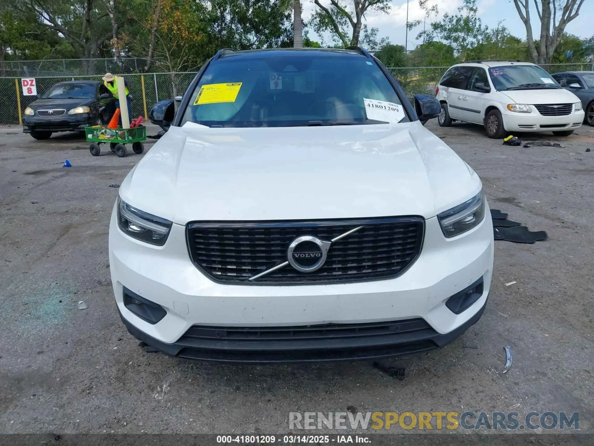 12 fotografías del automóvil dañado YV4162UM0K2142459 VOLVO XC40 2019