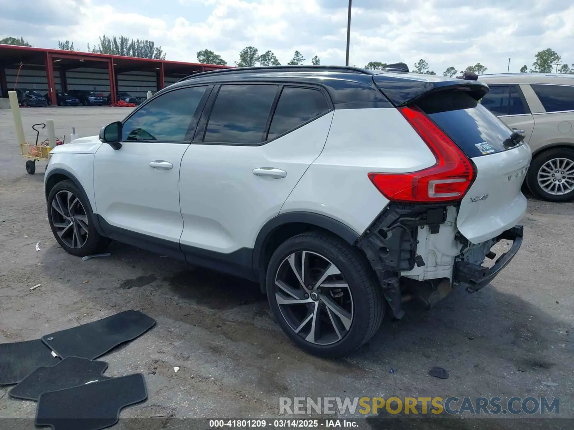 3 fotografías del automóvil dañado YV4162UM0K2142459 VOLVO XC40 2019