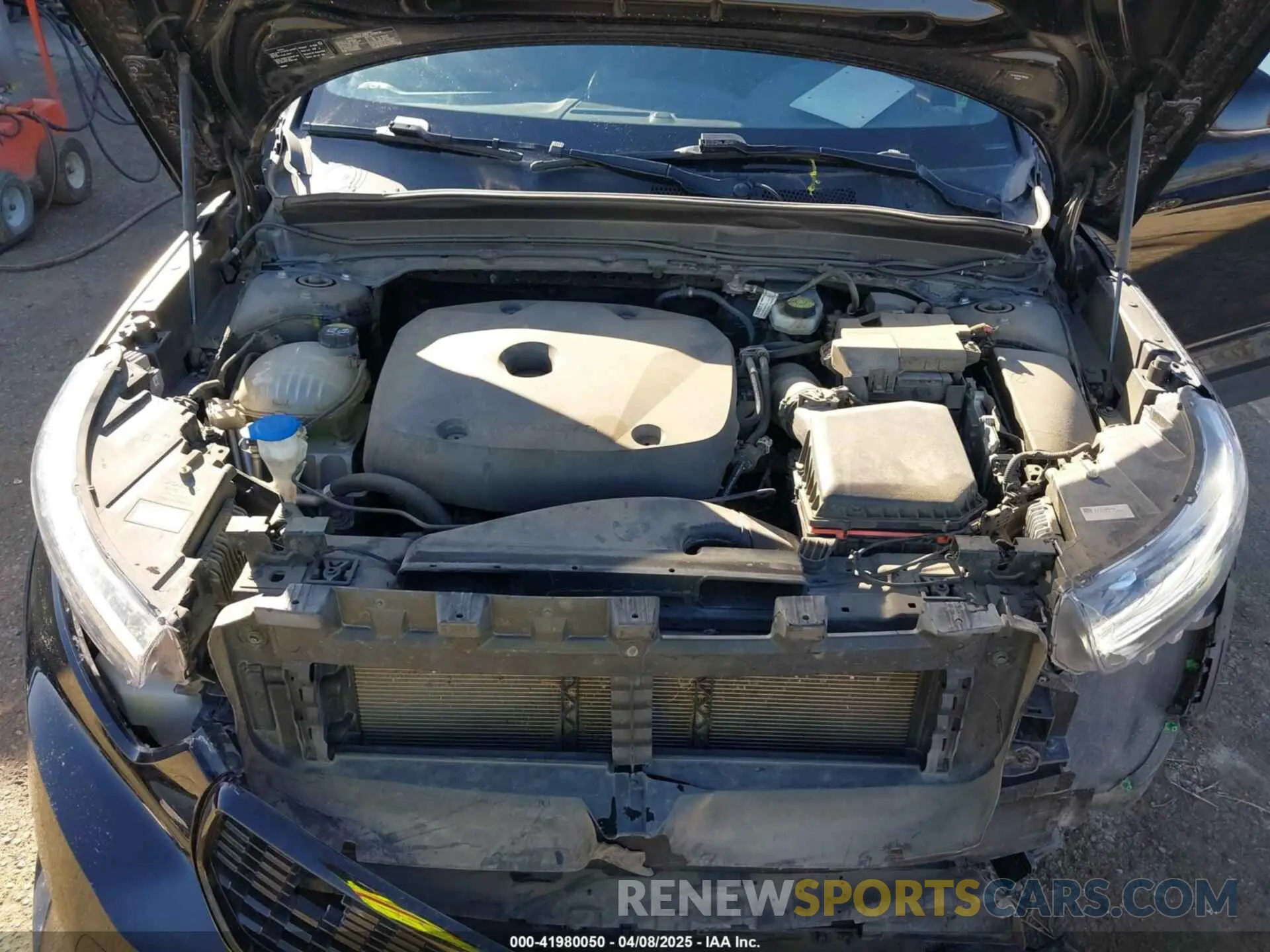 10 fotografías del automóvil dañado YV4162UM1K2106120 VOLVO XC40 2019