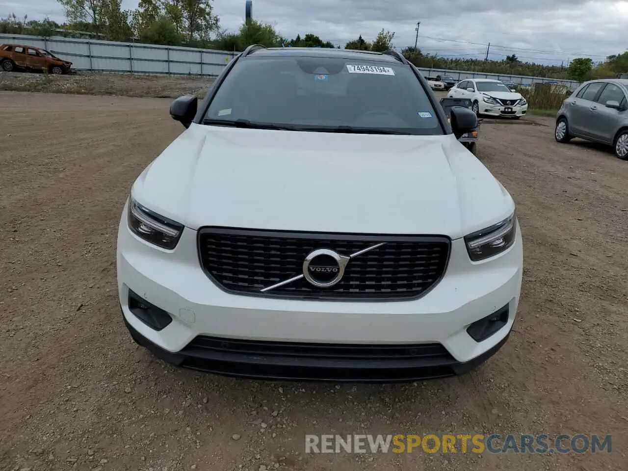 5 fotografías del automóvil dañado YV4162UM2K2057168 VOLVO XC40 2019