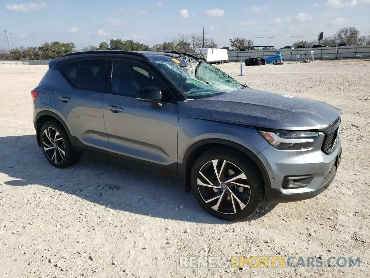 4 fotografías del automóvil dañado YV4162UM8K2088523 VOLVO XC40 2019