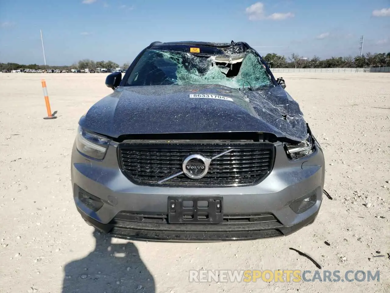 5 fotografías del automóvil dañado YV4162UM8K2088523 VOLVO XC40 2019