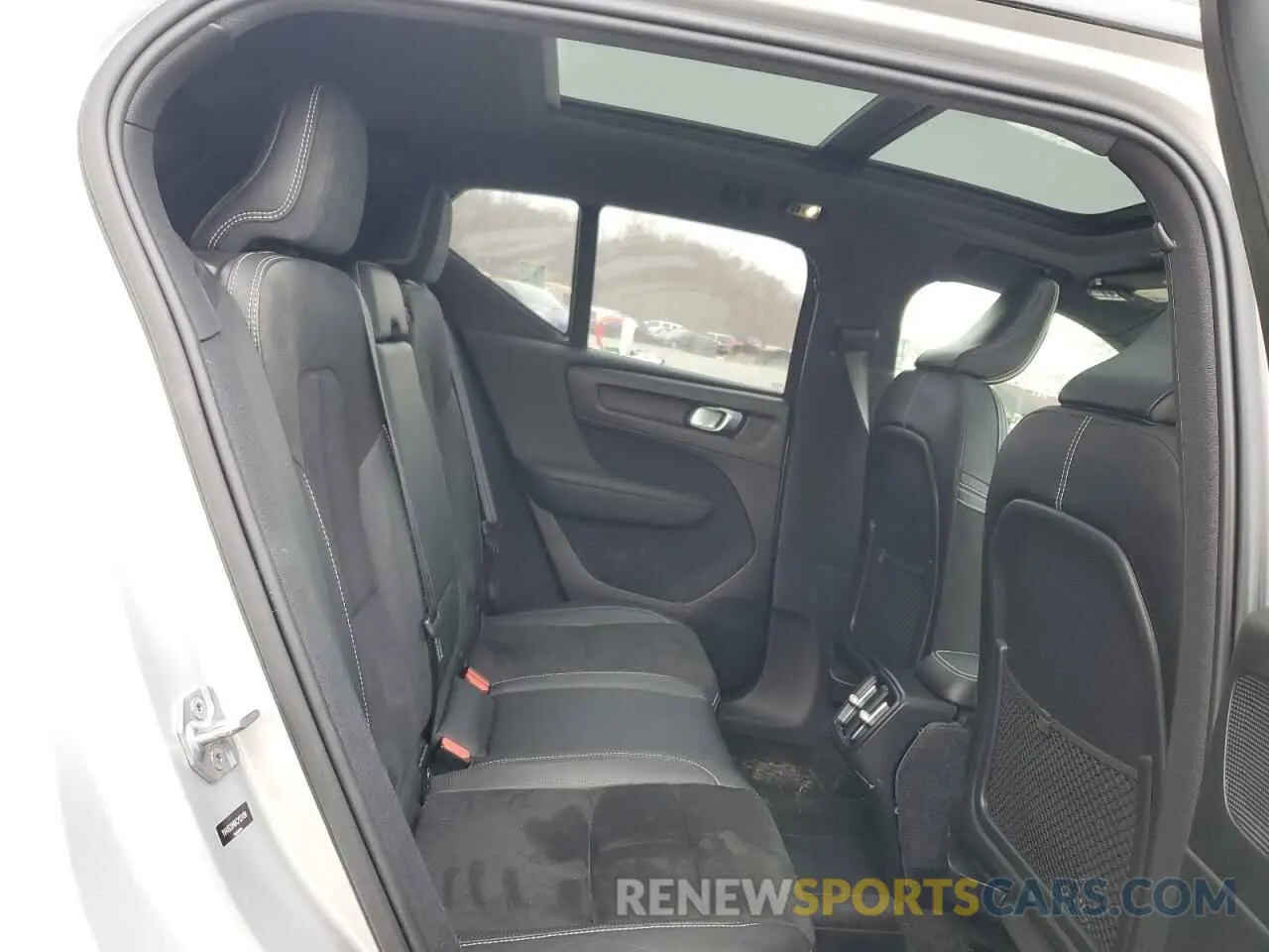 11 fotografías del automóvil dañado YV4162UM8K2102498 VOLVO XC40 2019