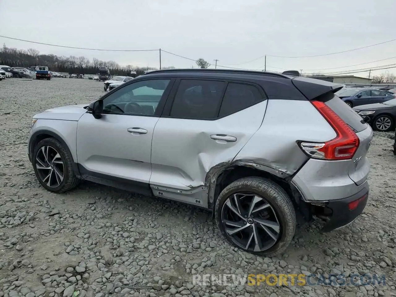 2 fotografías del automóvil dañado YV4162UM8K2102498 VOLVO XC40 2019