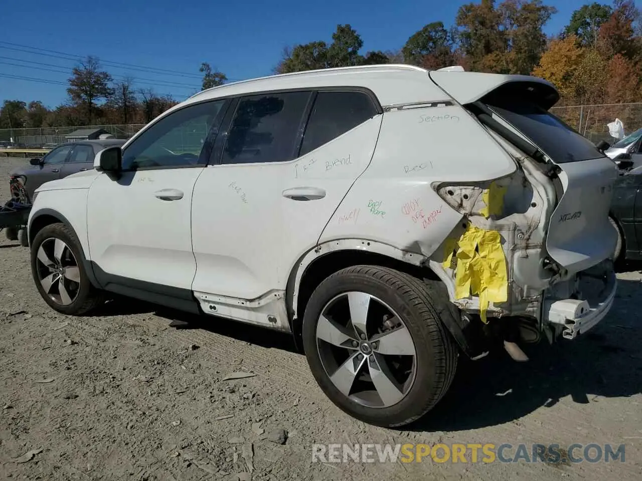 2 fotografías del automóvil dañado YV4162XZ2K2011475 VOLVO XC40 2019