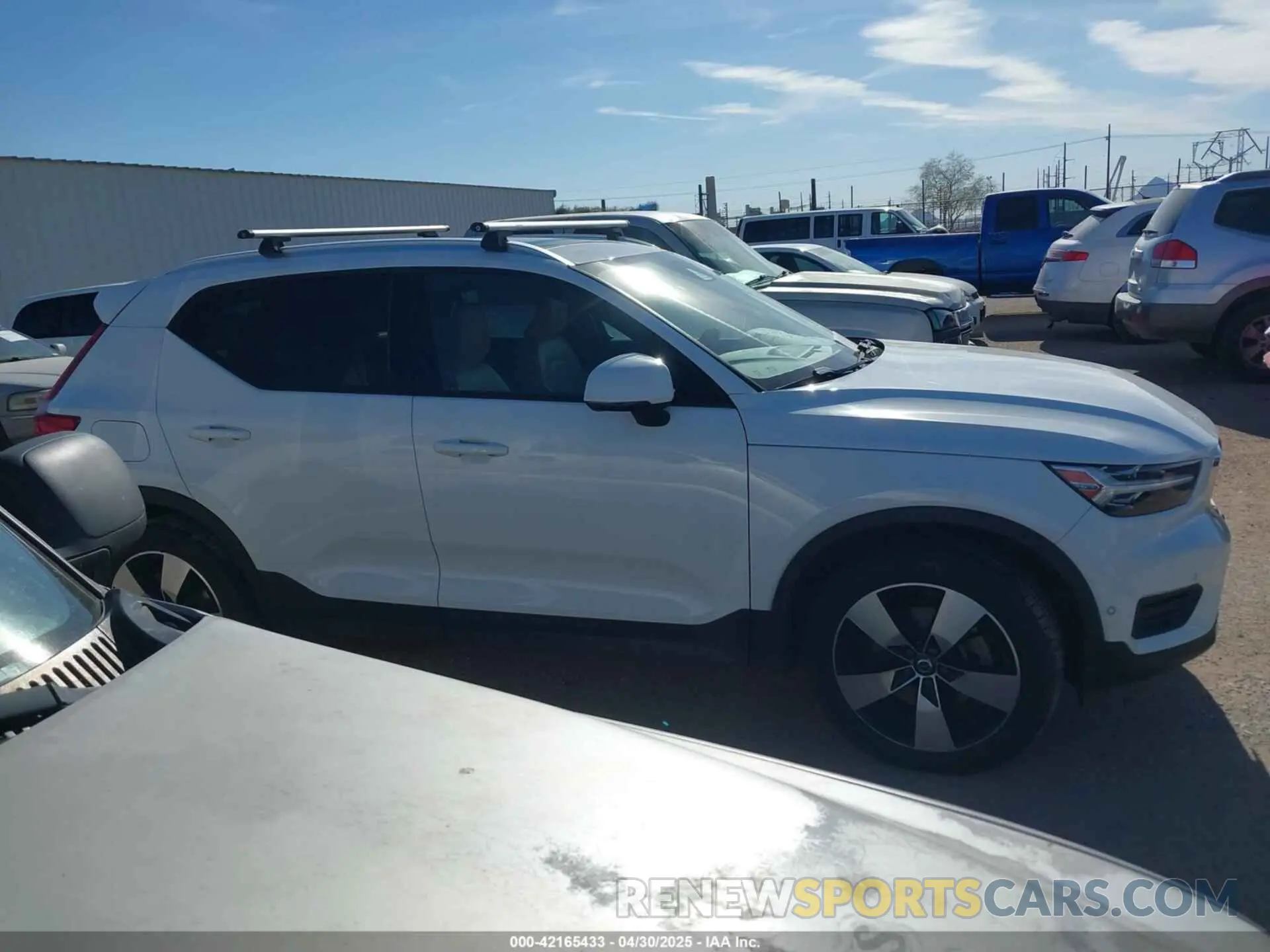 12 fotografías del automóvil dañado YV4162XZ2K2013680 VOLVO XC40 2019