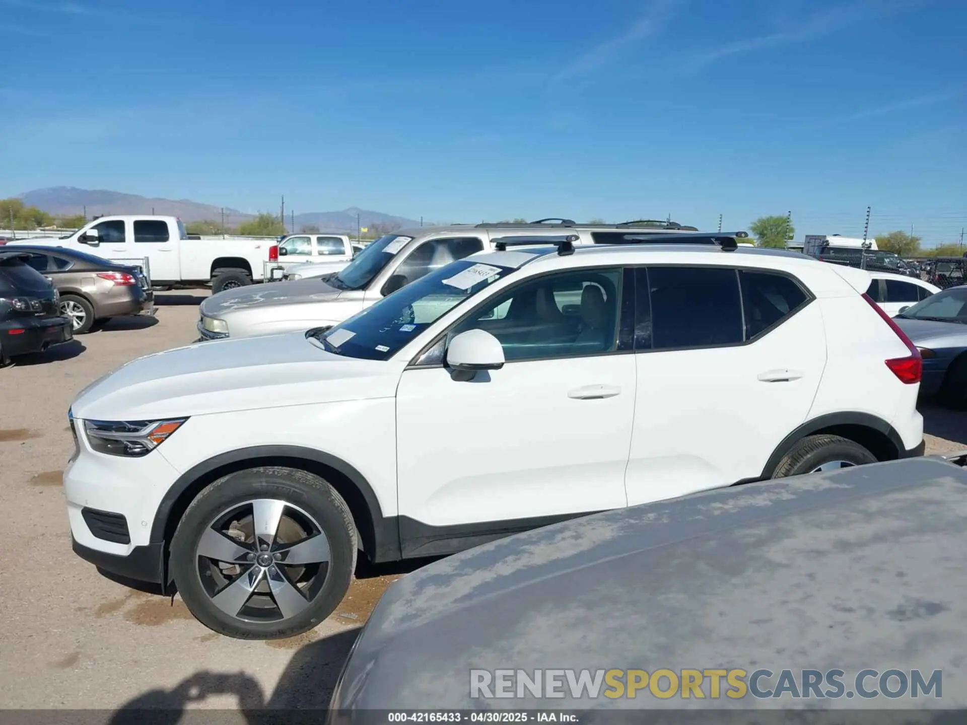 13 fotografías del automóvil dañado YV4162XZ2K2013680 VOLVO XC40 2019