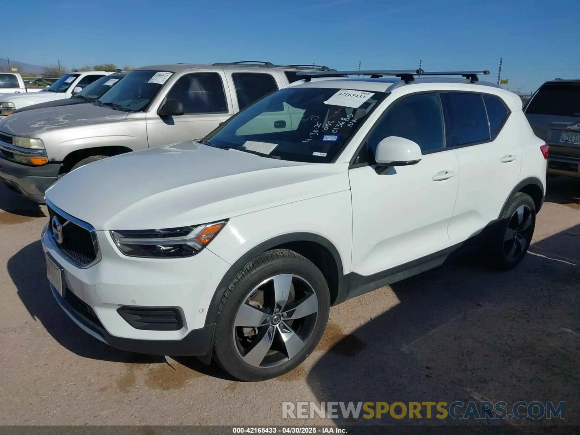 2 fotografías del automóvil dañado YV4162XZ2K2013680 VOLVO XC40 2019