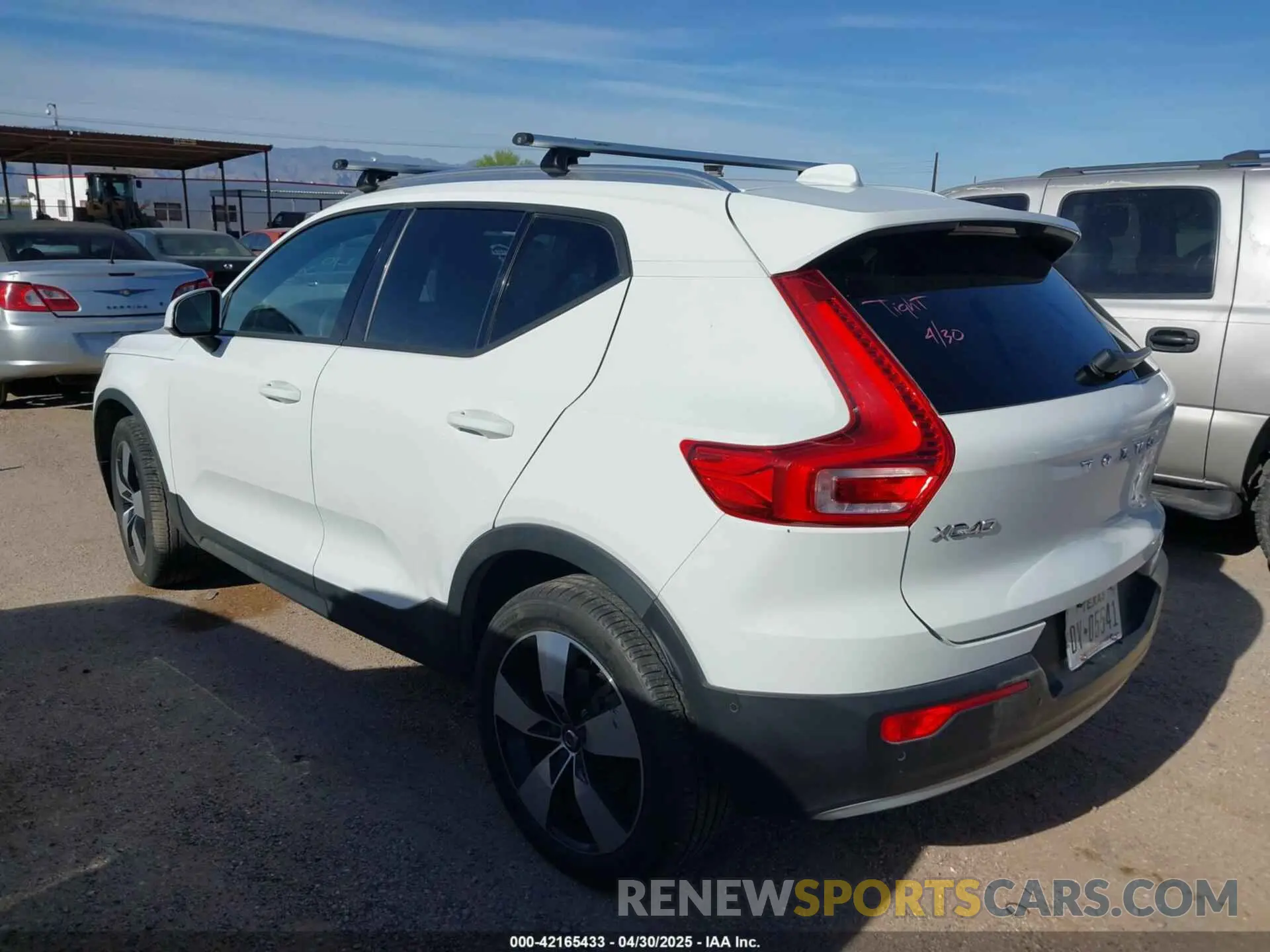 3 fotografías del automóvil dañado YV4162XZ2K2013680 VOLVO XC40 2019