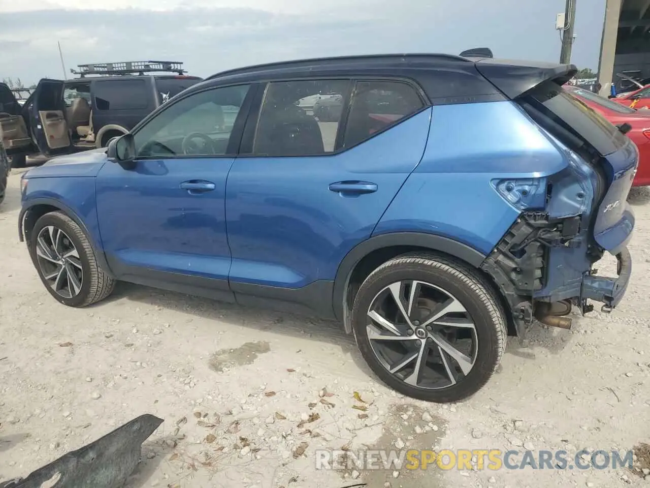 2 fotografías del automóvil dañado YV4162XZ3K2012800 VOLVO XC40 2019