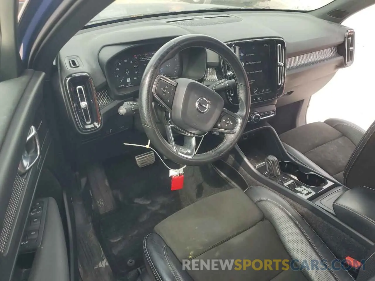 8 fotografías del automóvil dañado YV4162XZ3K2012800 VOLVO XC40 2019