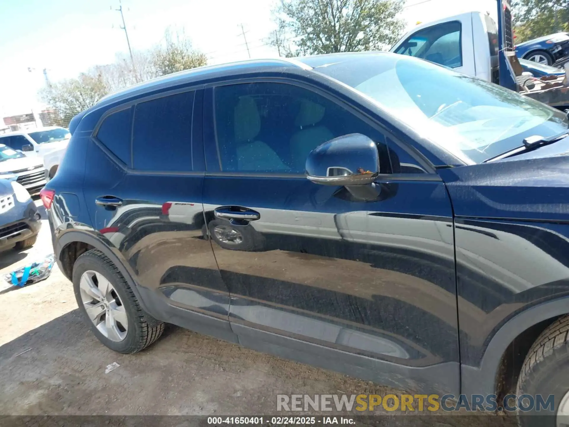 14 fotografías del automóvil dañado YV4162XZ3K2018371 VOLVO XC40 2019