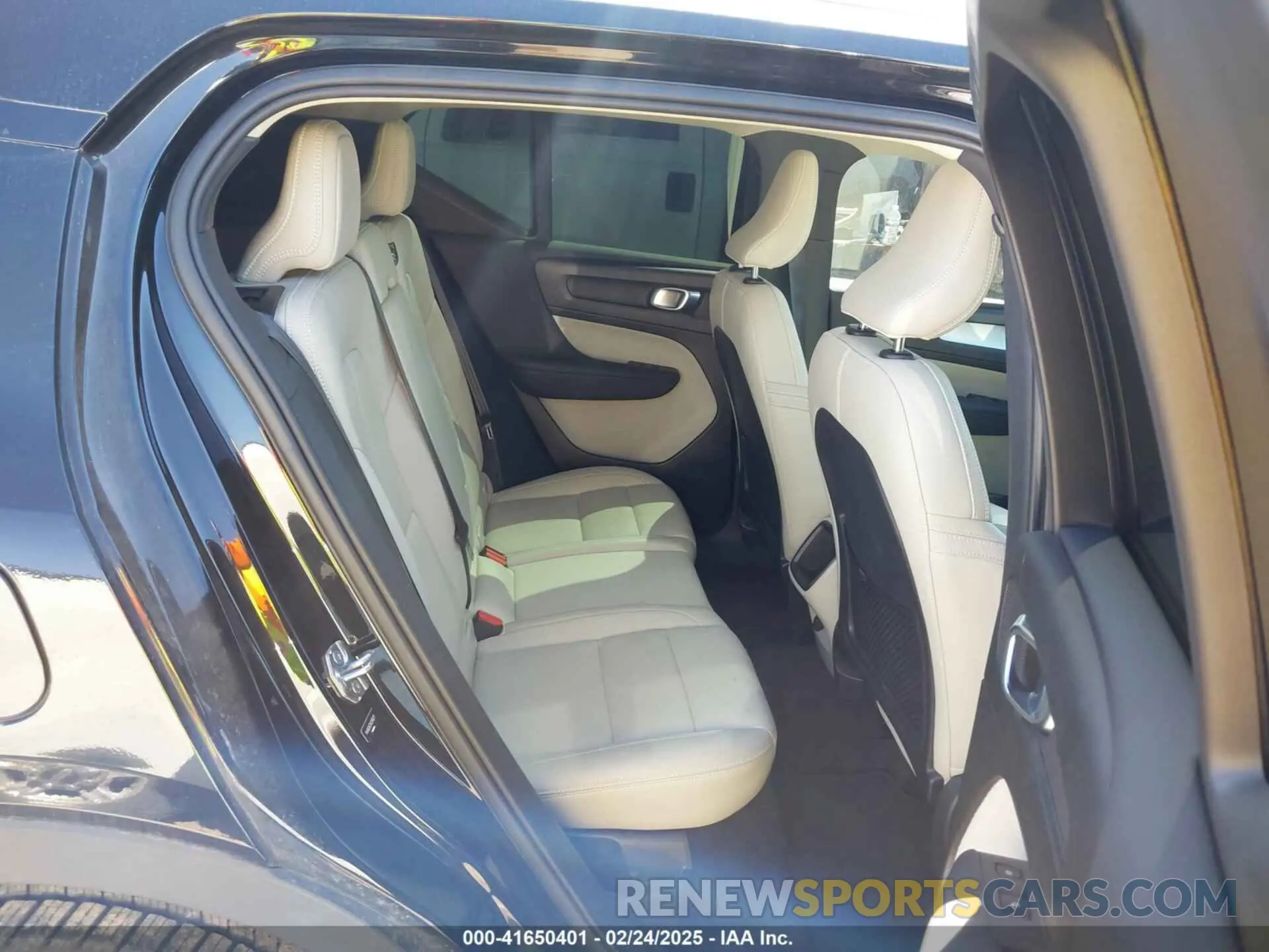 8 fotografías del automóvil dañado YV4162XZ3K2018371 VOLVO XC40 2019