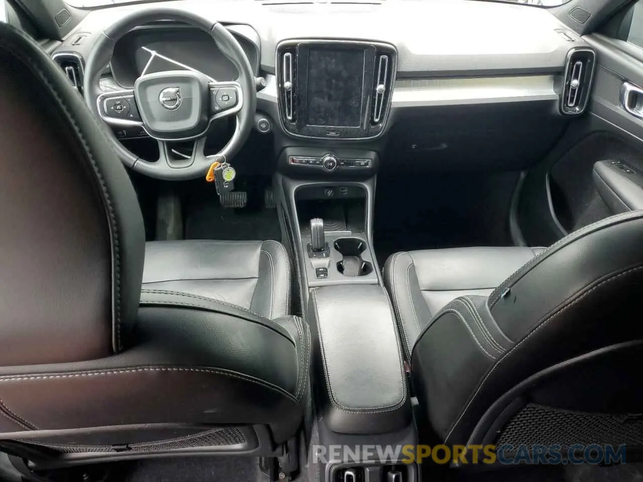 8 fotografías del automóvil dañado YV4162XZ8K2019466 VOLVO XC40 2019