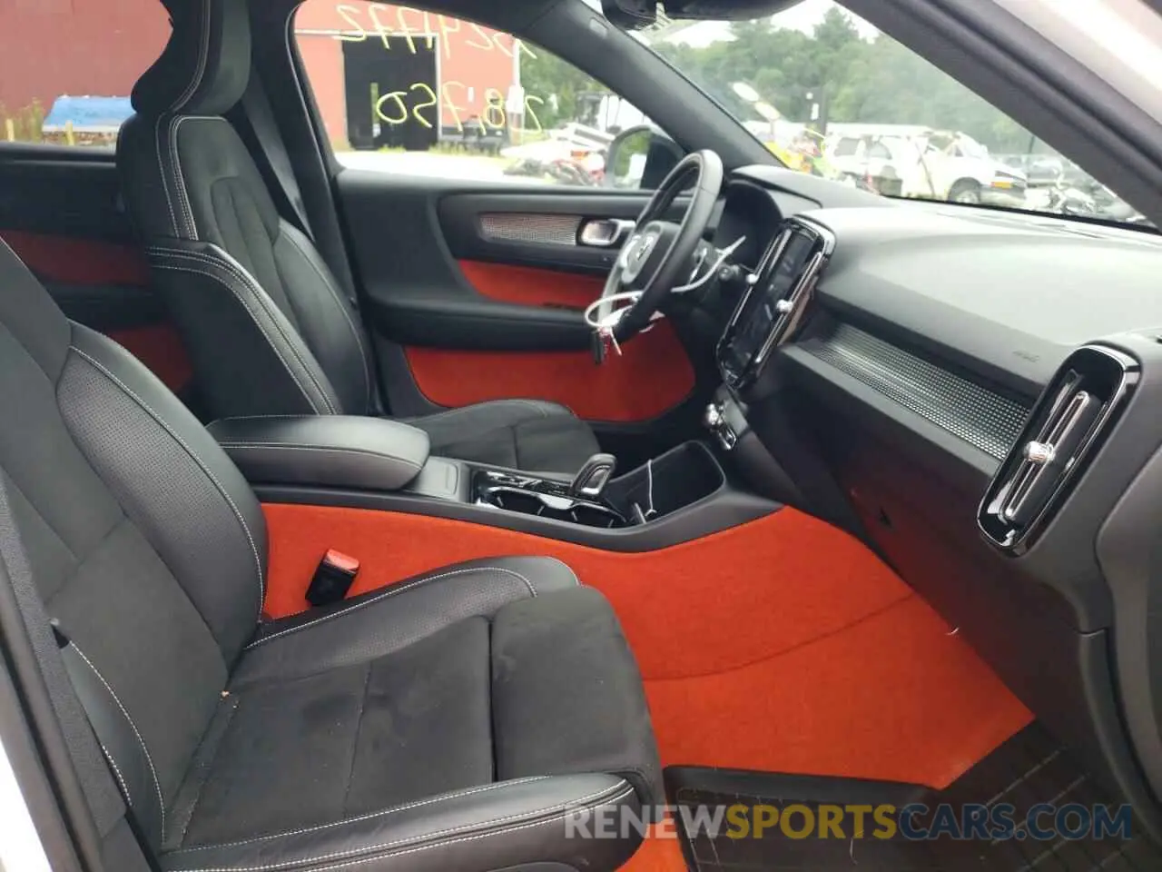 5 fotografías del automóvil dañado YV4162XZXK2004502 VOLVO XC40 2019