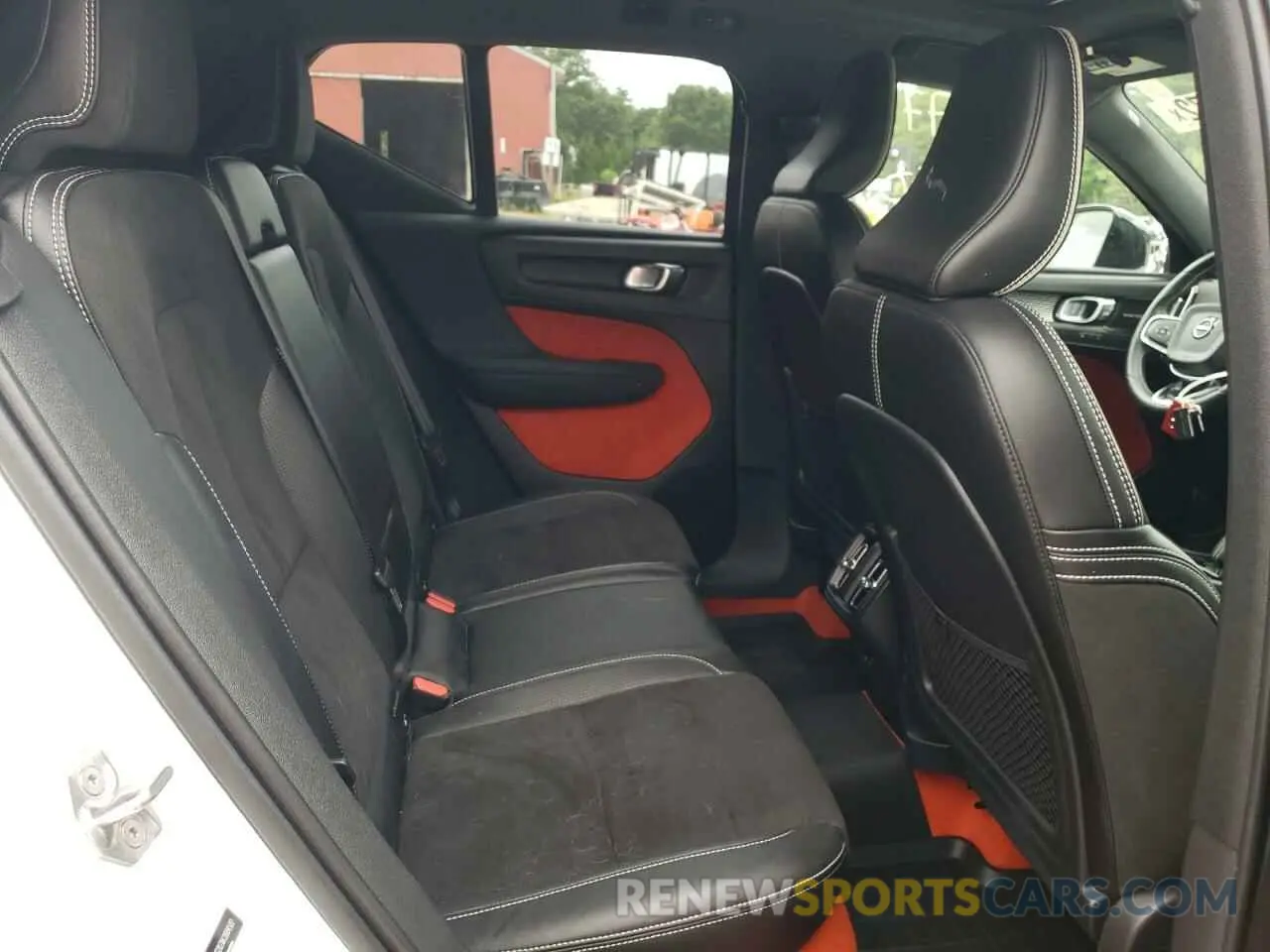 6 fotografías del automóvil dañado YV4162XZXK2004502 VOLVO XC40 2019