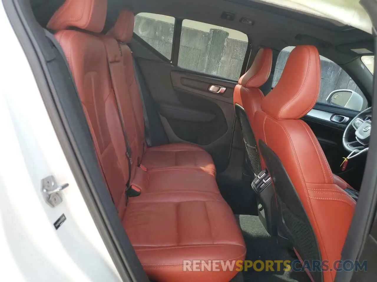 11 fotografías del automóvil dañado YV4AC2HK8K2072999 VOLVO XC40 2019
