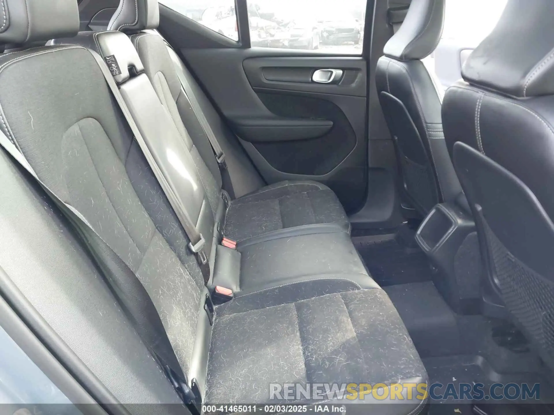 8 fotografías del automóvil dañado YV4162UK1L2189516 VOLVO XC40 2020