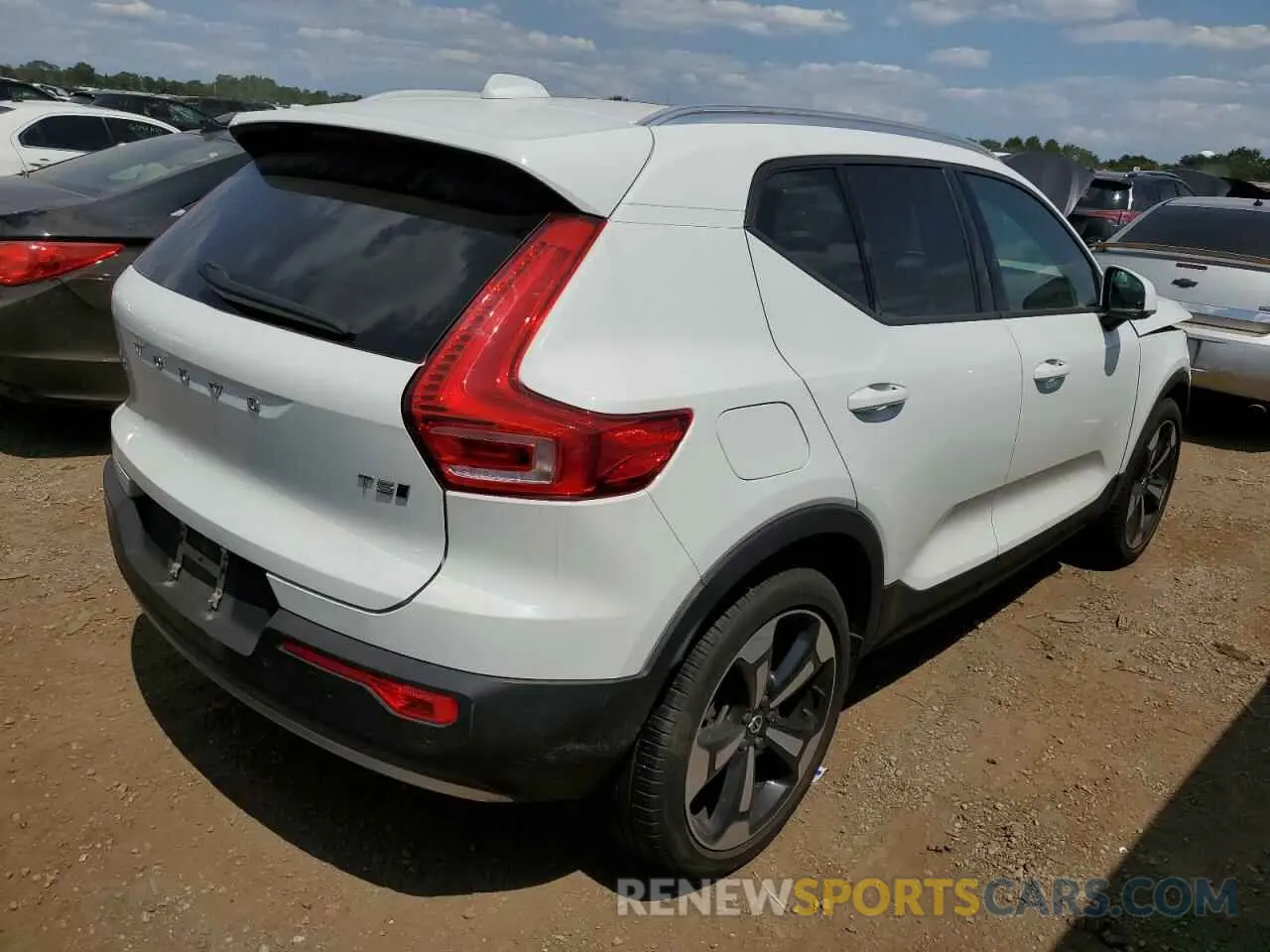 3 fotografías del automóvil dañado YV4162UK1L2275215 VOLVO XC40 2020