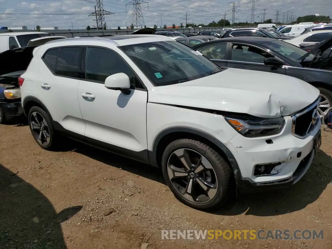4 fotografías del automóvil dañado YV4162UK1L2275215 VOLVO XC40 2020