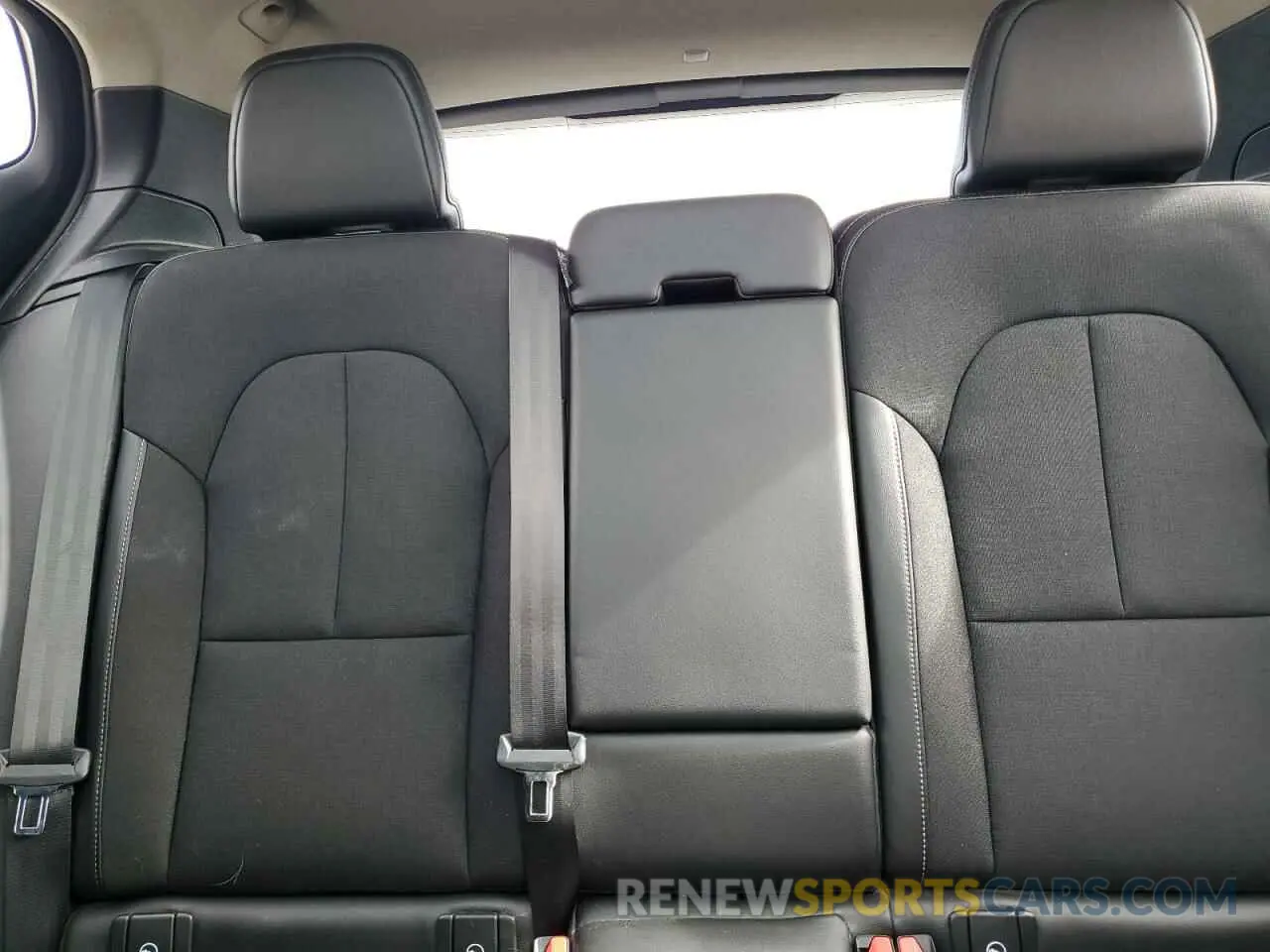 10 fotografías del automóvil dañado YV4162UK4L2199232 VOLVO XC40 2020