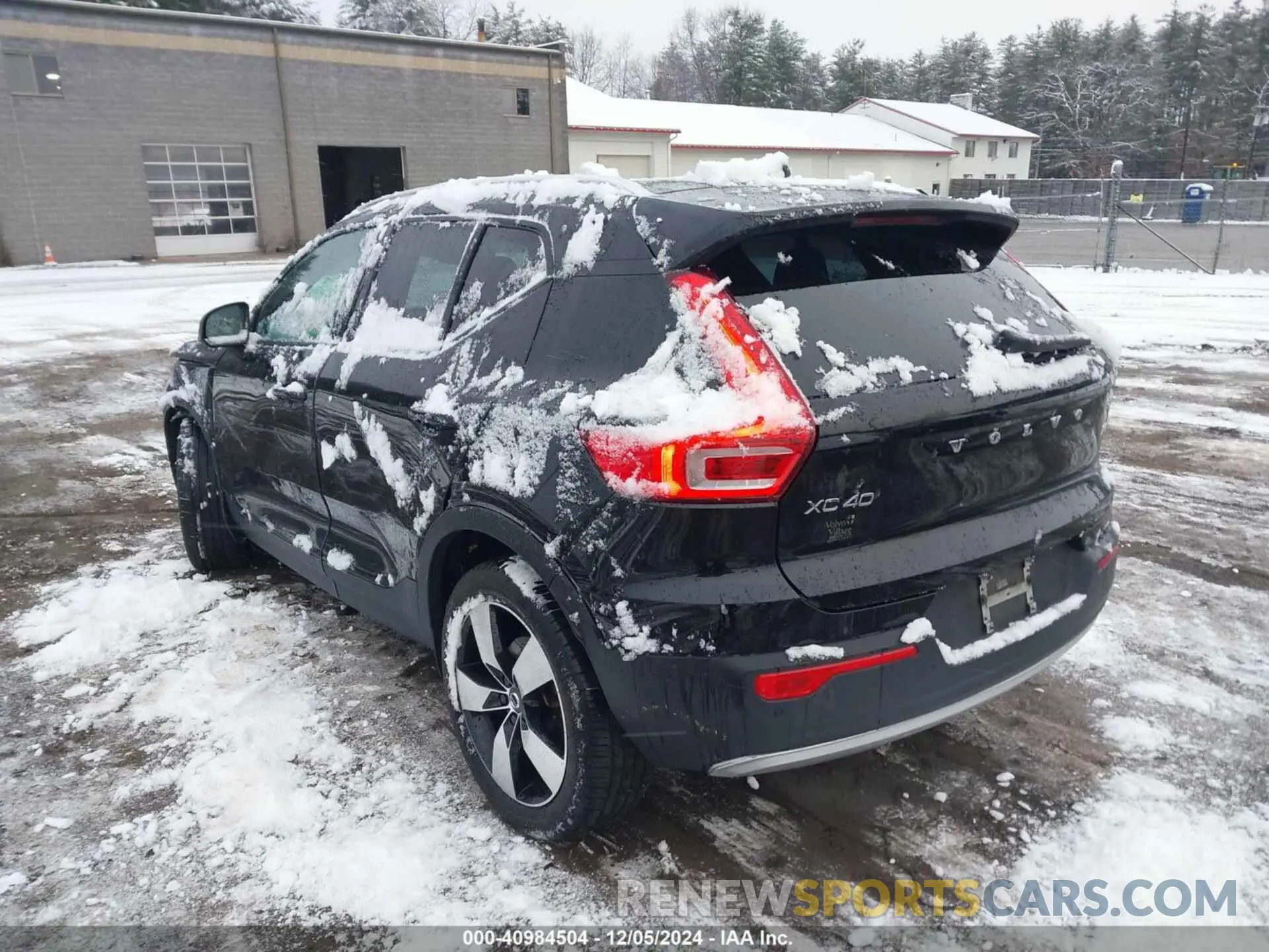 14 fotografías del automóvil dañado YV4162UK4L2242614 VOLVO XC40 2020