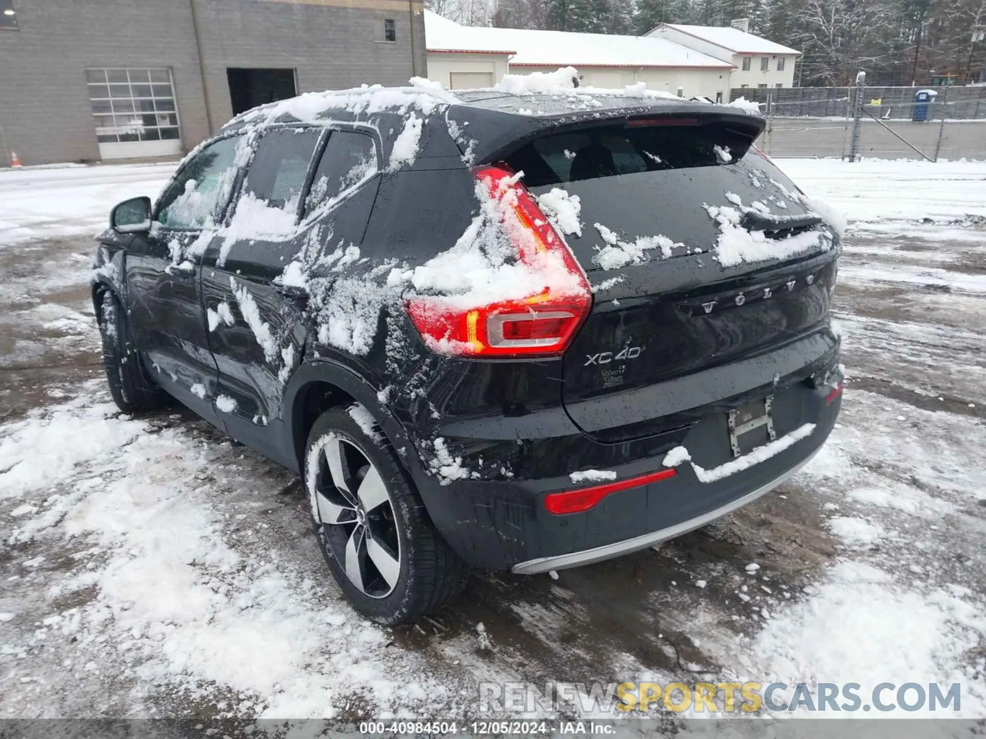 3 fotografías del automóvil dañado YV4162UK4L2242614 VOLVO XC40 2020