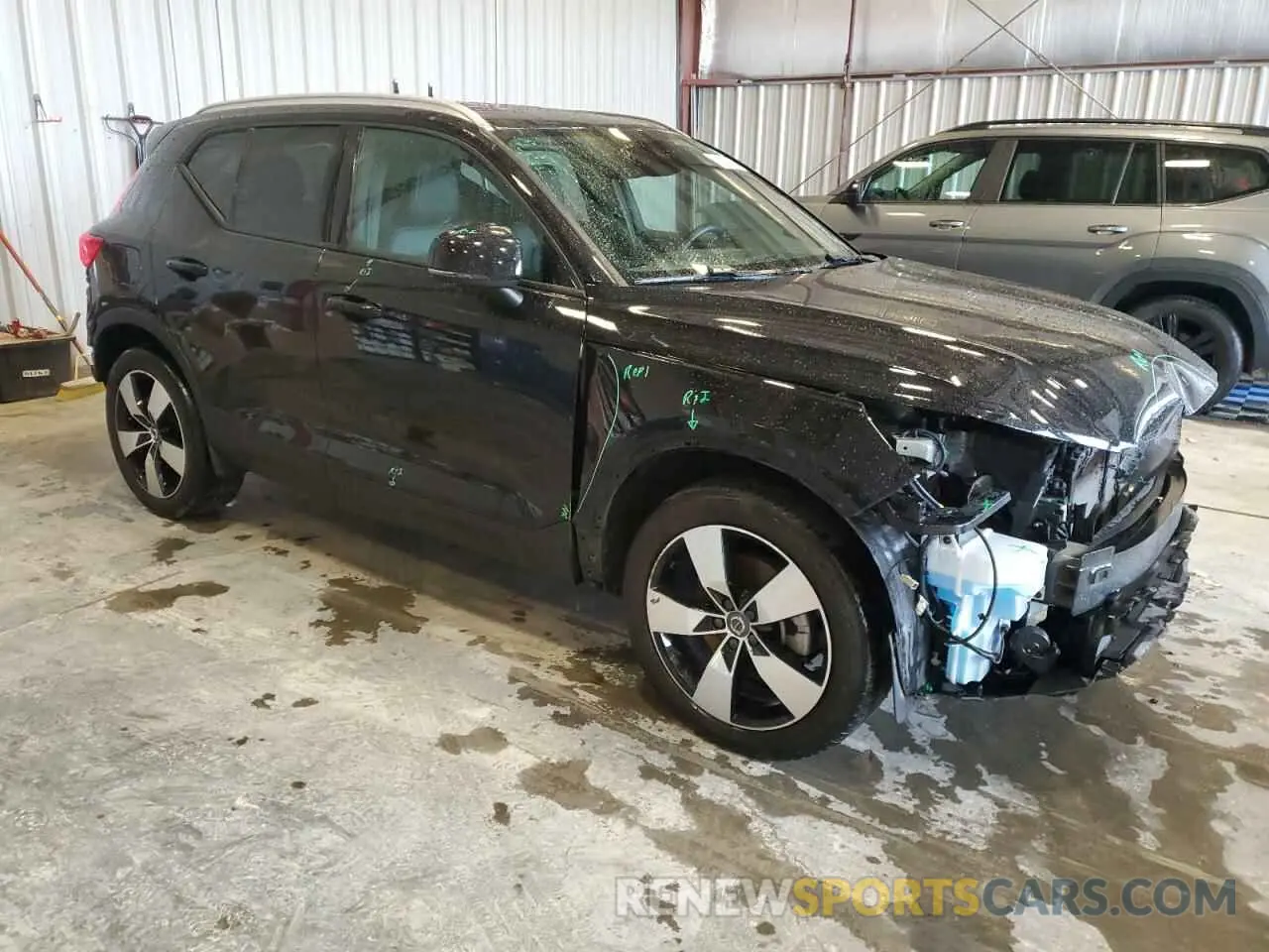 4 fotografías del automóvil dañado YV4162UK4L2270557 VOLVO XC40 2020