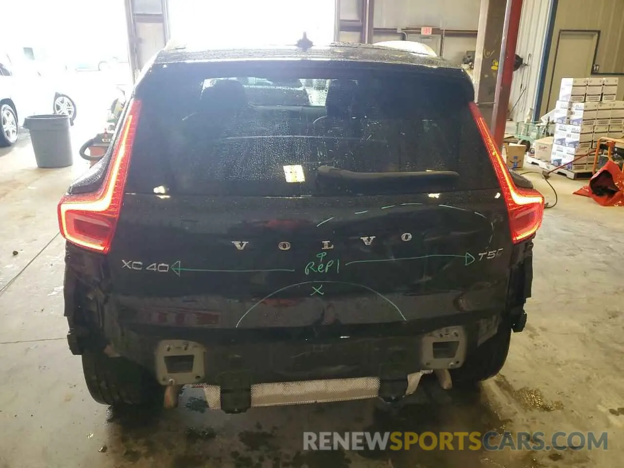 6 fotografías del automóvil dañado YV4162UK4L2270557 VOLVO XC40 2020