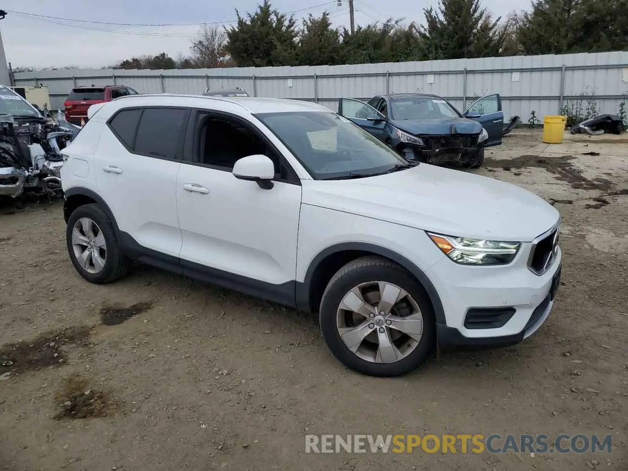 4 fotografías del automóvil dañado YV4162UK4L2296267 VOLVO XC40 2020